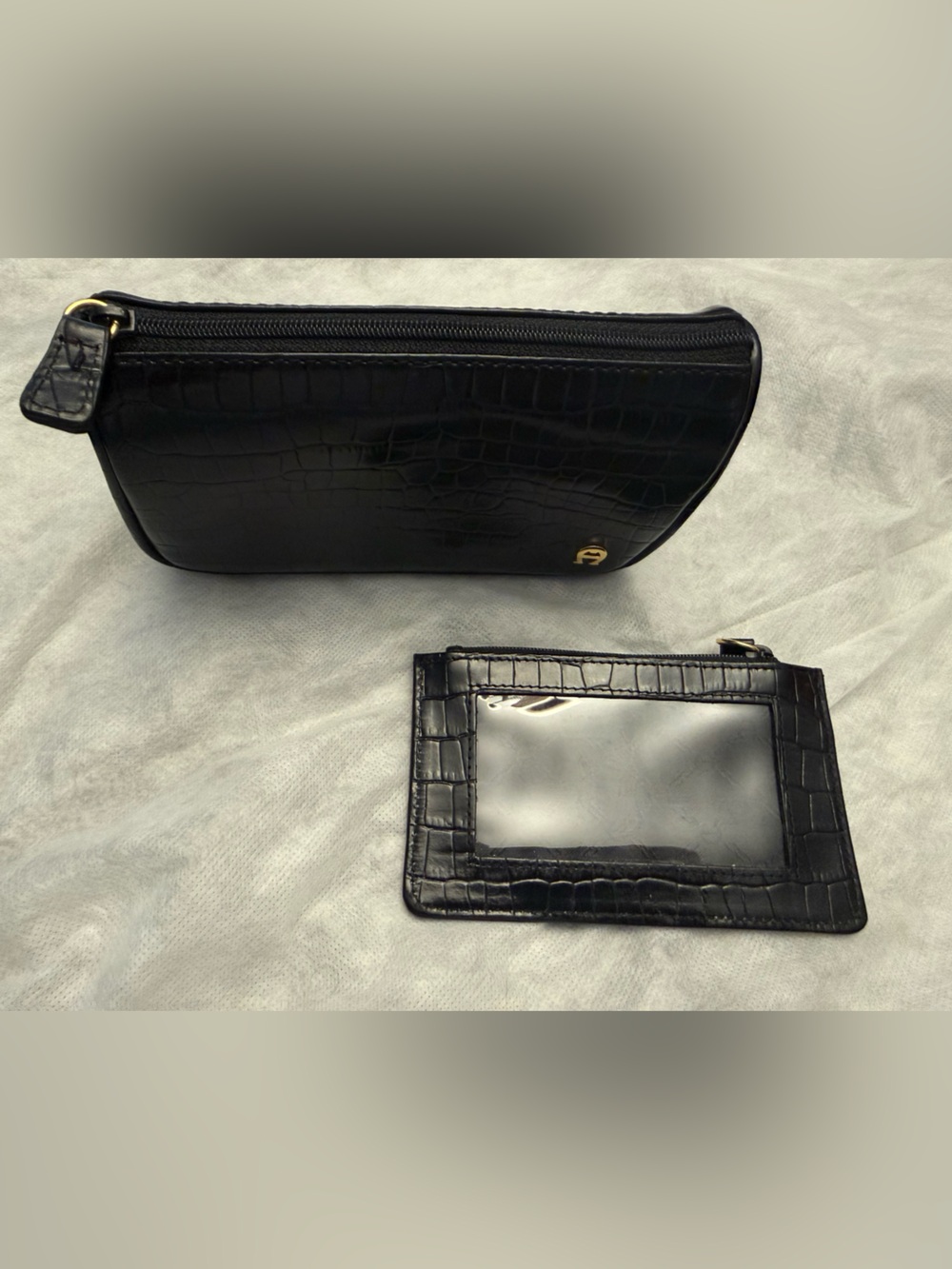 Vintage Etienne Aigner black croc-embossed leather pouch clutch & ID card holder - Picture 3 of 8